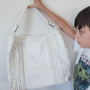 Chic White Woven Shoulder Bag
